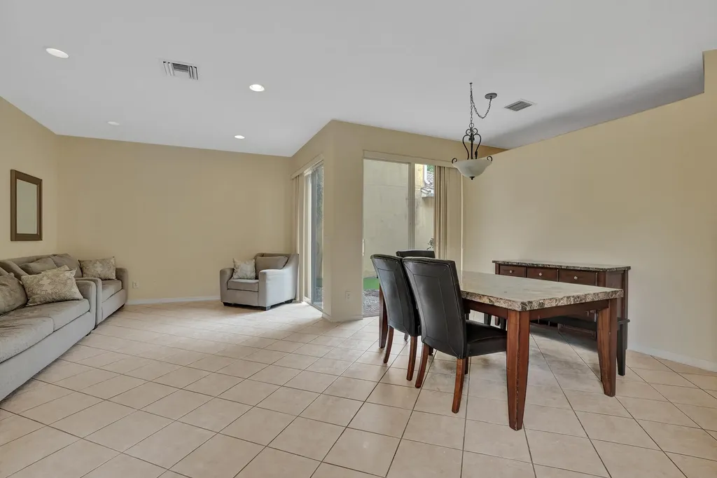 5897 NW 120th Terrace Coral Springs FL 33076