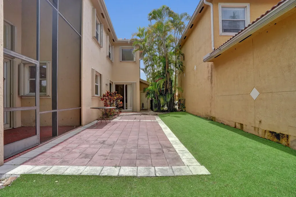 5897 NW 120th Terrace Coral Springs FL 33076