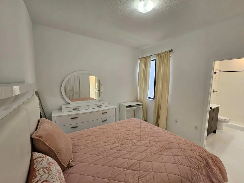 15743 SW 136th Terrace Miami FL 33196