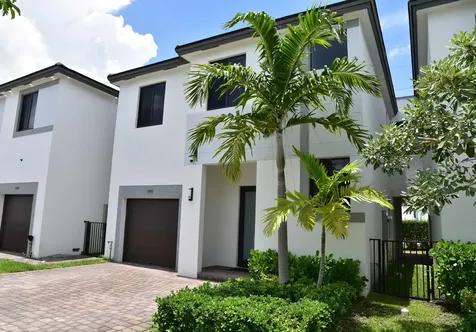 15743 SW 136th Terrace Miami FL 33196