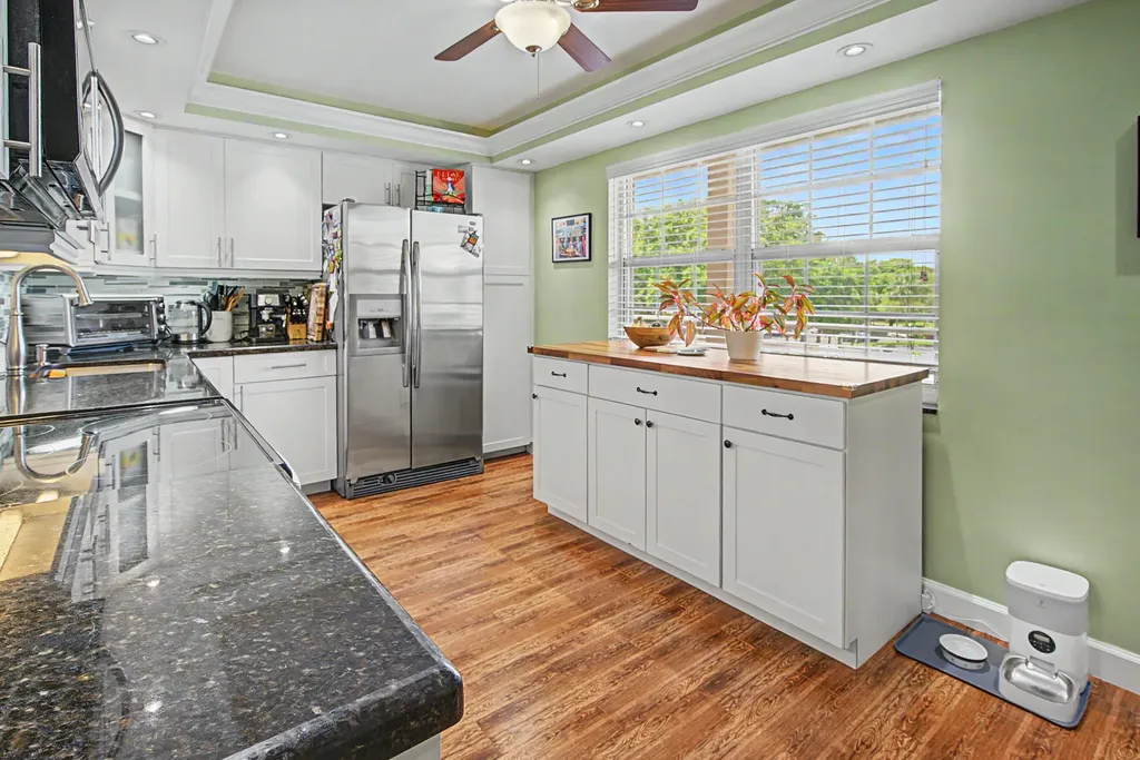 3930 Oaks Clubhouse Drive Pompano Beach FL 33069