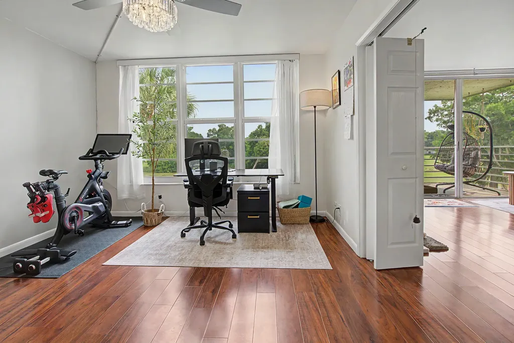 3930 Oaks Clubhouse Drive Pompano Beach FL 33069