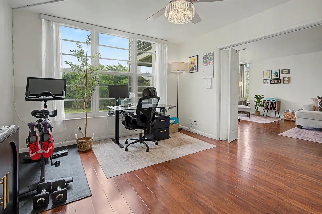 3930 Oaks Clubhouse Drive Pompano Beach FL 33069