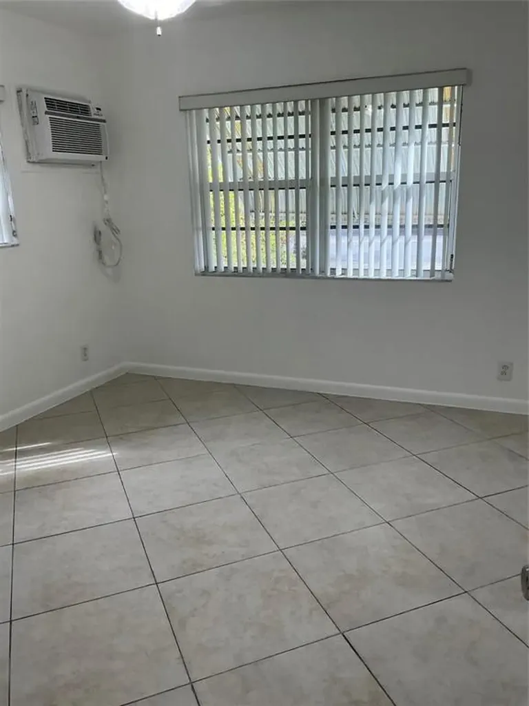 1647 NE 12th Street Fort Lauderdale FL 33304