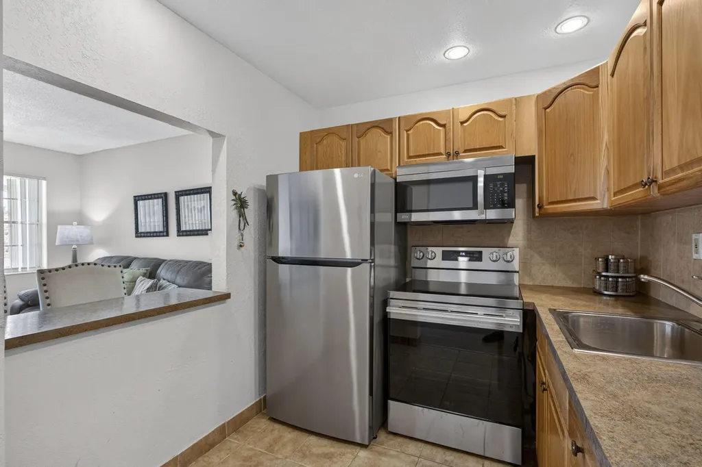 181 Bedford West Palm Beach FL 33417
