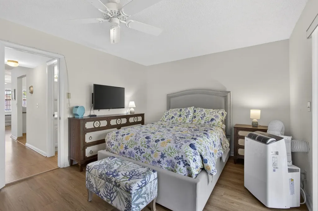 181 Bedford West Palm Beach FL 33417