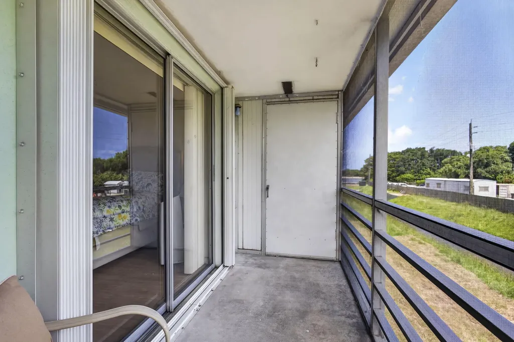 181 Bedford West Palm Beach FL 33417