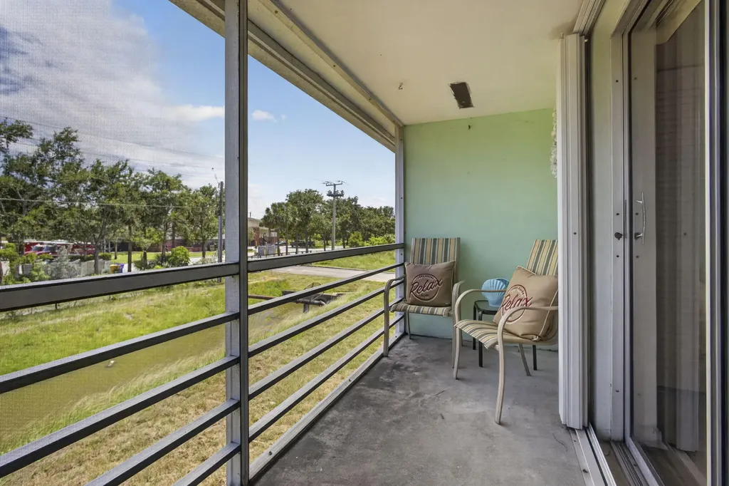 181 Bedford West Palm Beach FL 33417