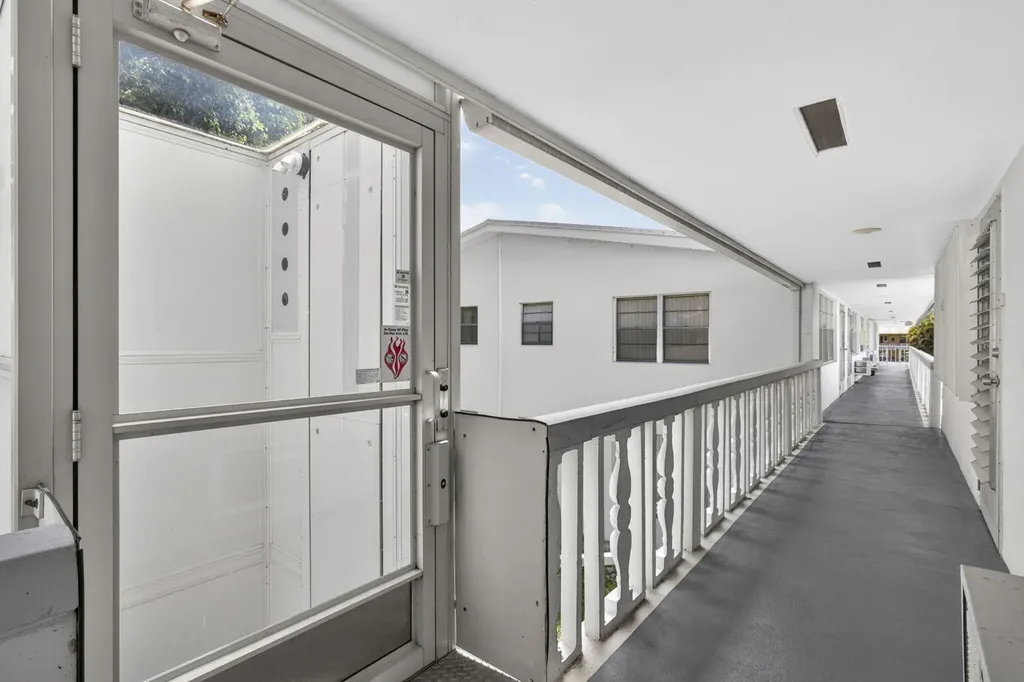 181 Bedford West Palm Beach FL 33417