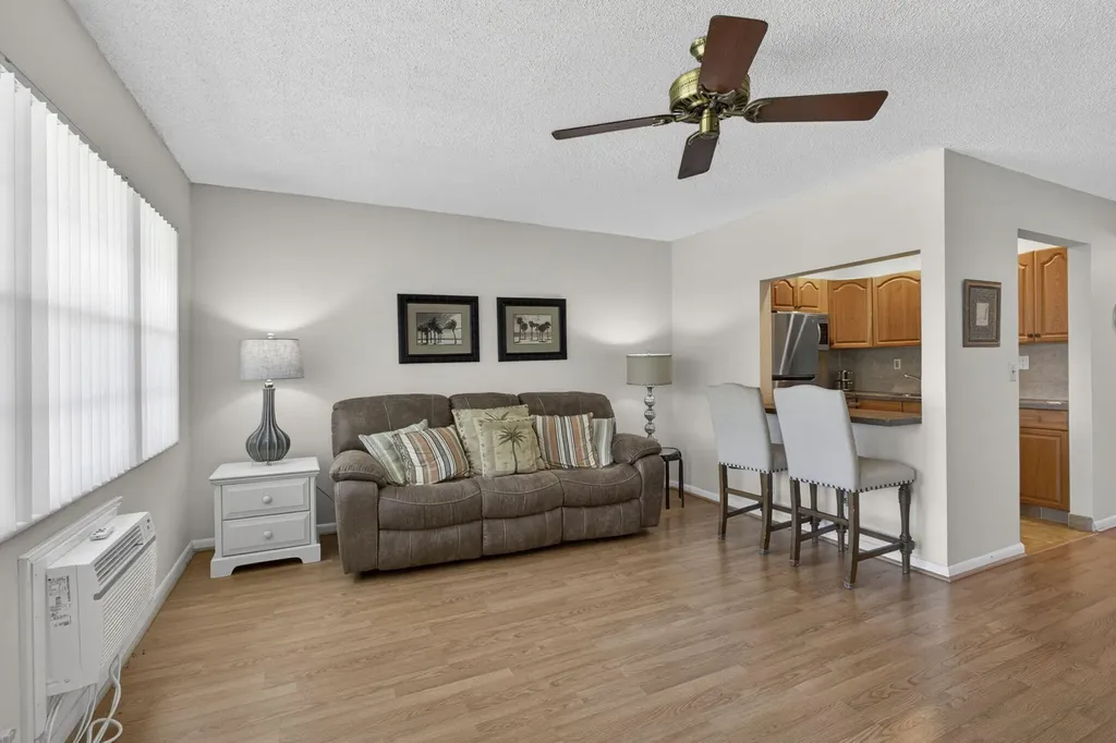 181 Bedford West Palm Beach FL 33417