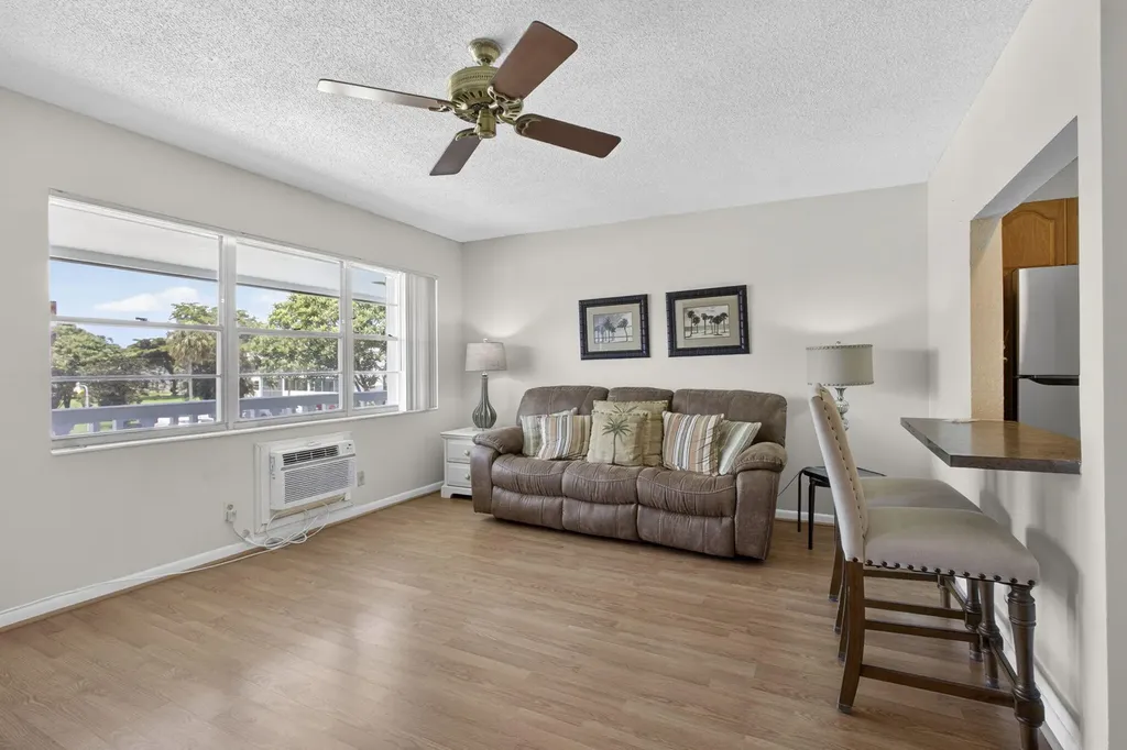 181 Bedford West Palm Beach FL 33417
