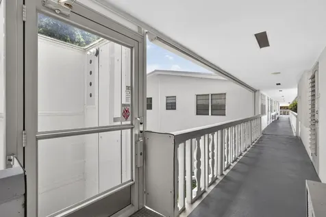 181 Bedford West Palm Beach FL 33417