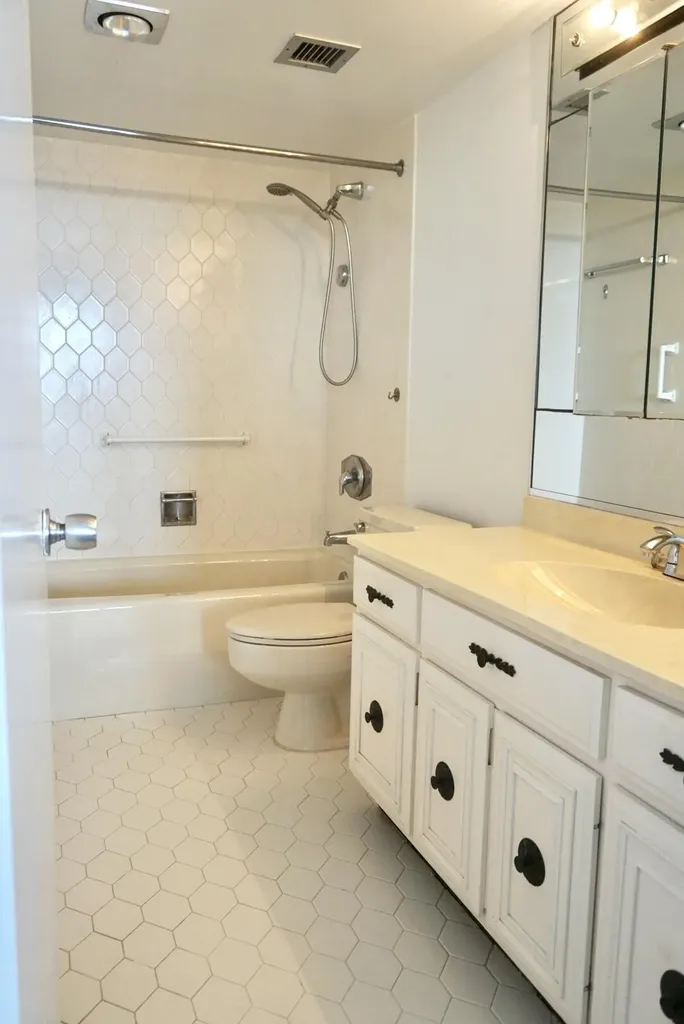 2400 Presidential Way West Palm Beach FL 33401