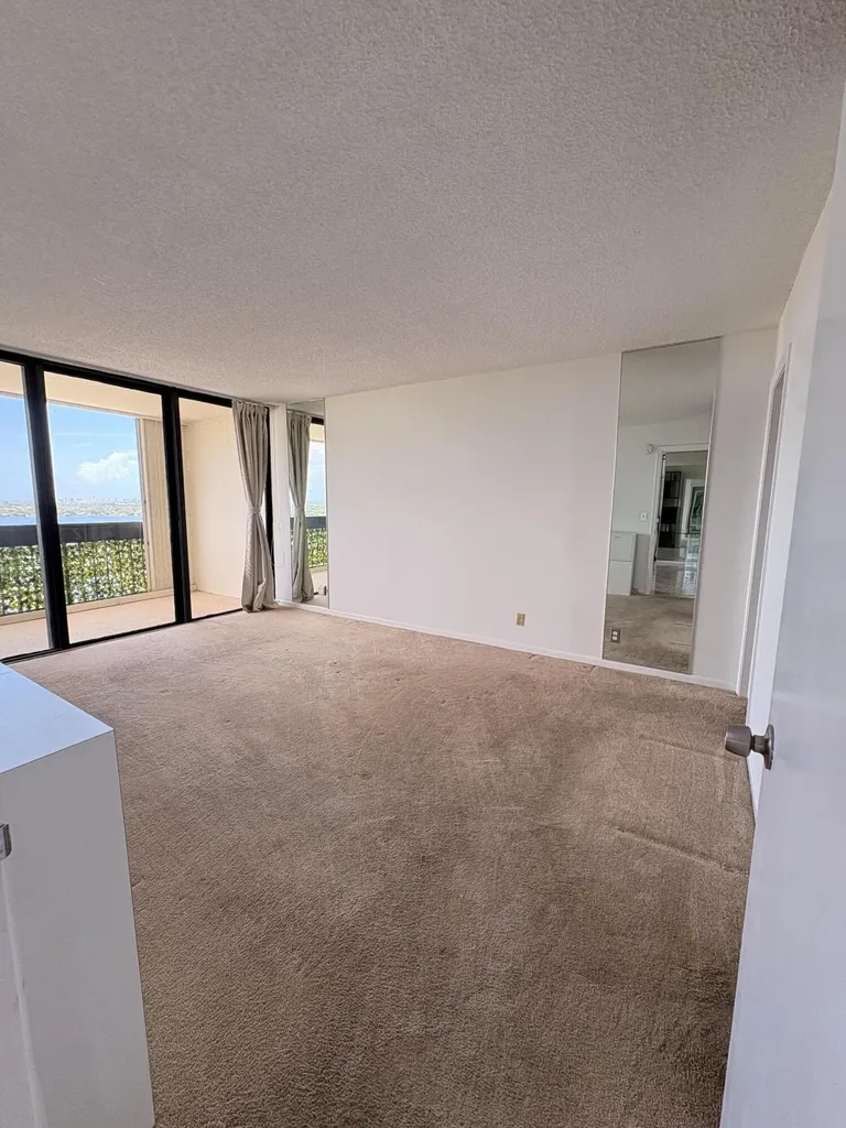2400 Presidential Way West Palm Beach FL 33401