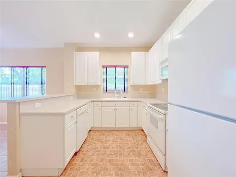 2132 NW 75th Way Pembroke Pines FL 33024