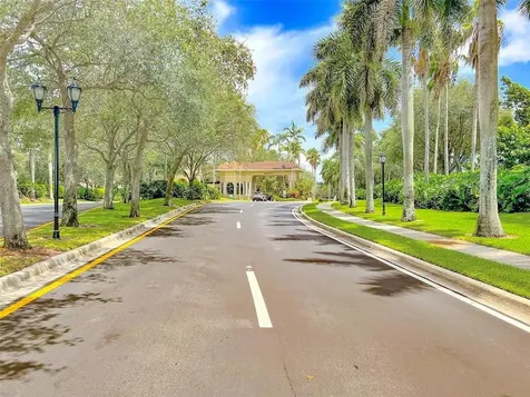 2132 NW 75th Way Pembroke Pines FL 33024