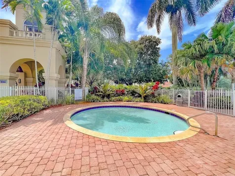 2132 NW 75th Way Pembroke Pines FL 33024