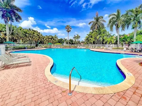 2132 NW 75th Way Pembroke Pines FL 33024