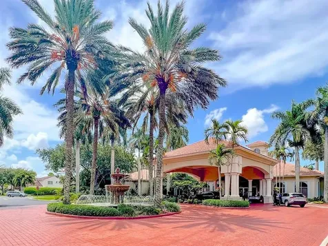 2132 NW 75th Way Pembroke Pines FL 33024