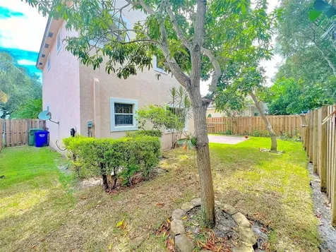 2132 NW 75th Way Pembroke Pines FL 33024