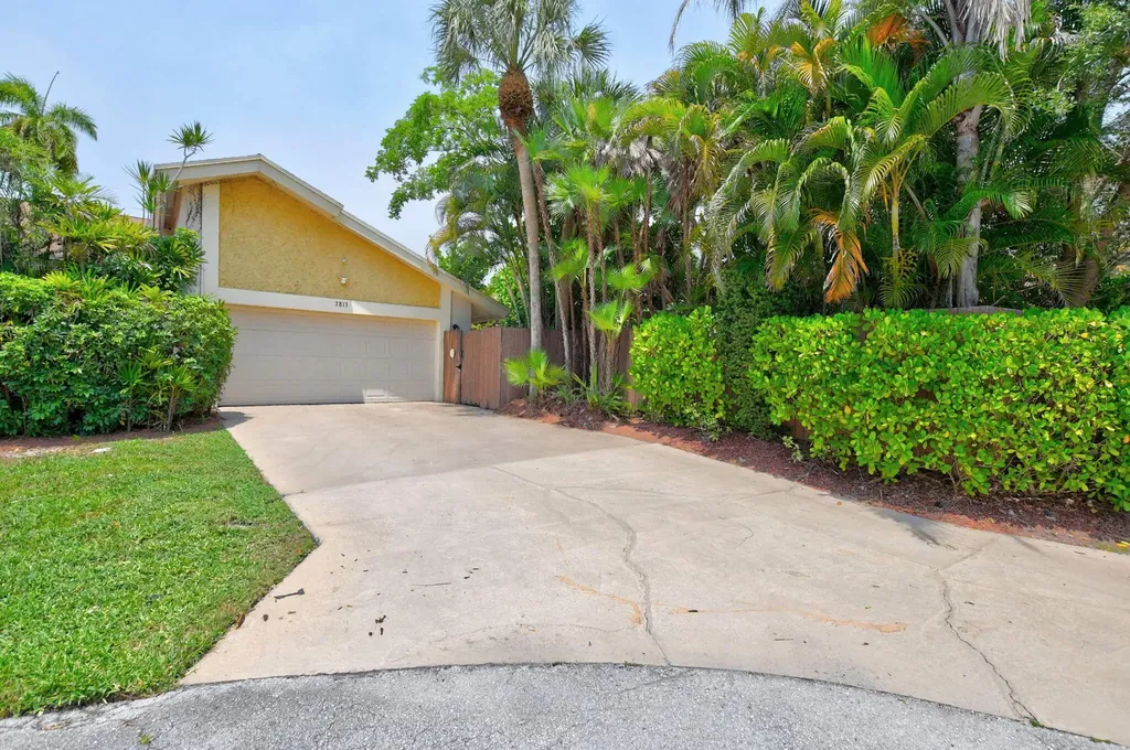 7813 Kenway Place W Boca Raton FL 33433