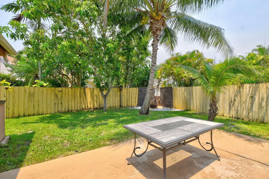 7813 Kenway Place W Boca Raton FL 33433