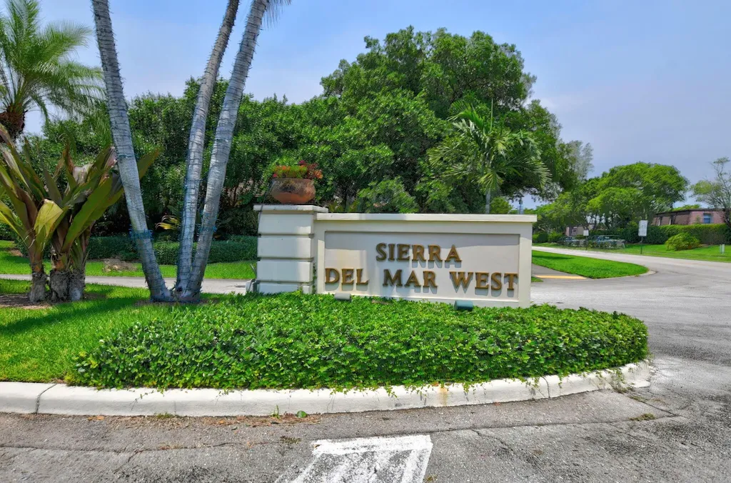 7813 Kenway Place W Boca Raton FL 33433