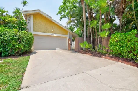 7813 Kenway Place W Boca Raton FL 33433