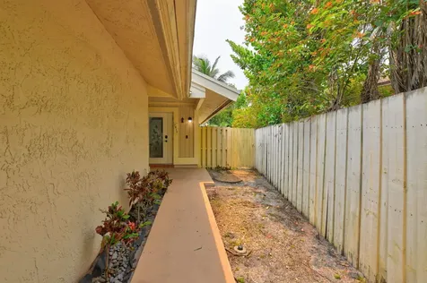7813 Kenway Place W Boca Raton FL 33433