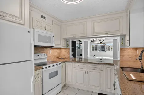 7216 S Devon Drive Tamarac FL 33321