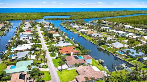 8422 SE Royal Street Hobe Sound FL 33455