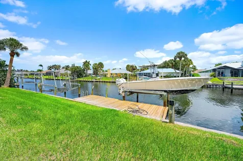 8422 SE Royal Street Hobe Sound FL 33455