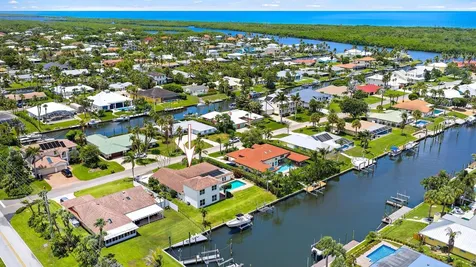 8422 SE Royal Street Hobe Sound FL 33455