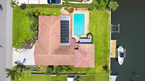 8422 SE Royal Street Hobe Sound FL 33455