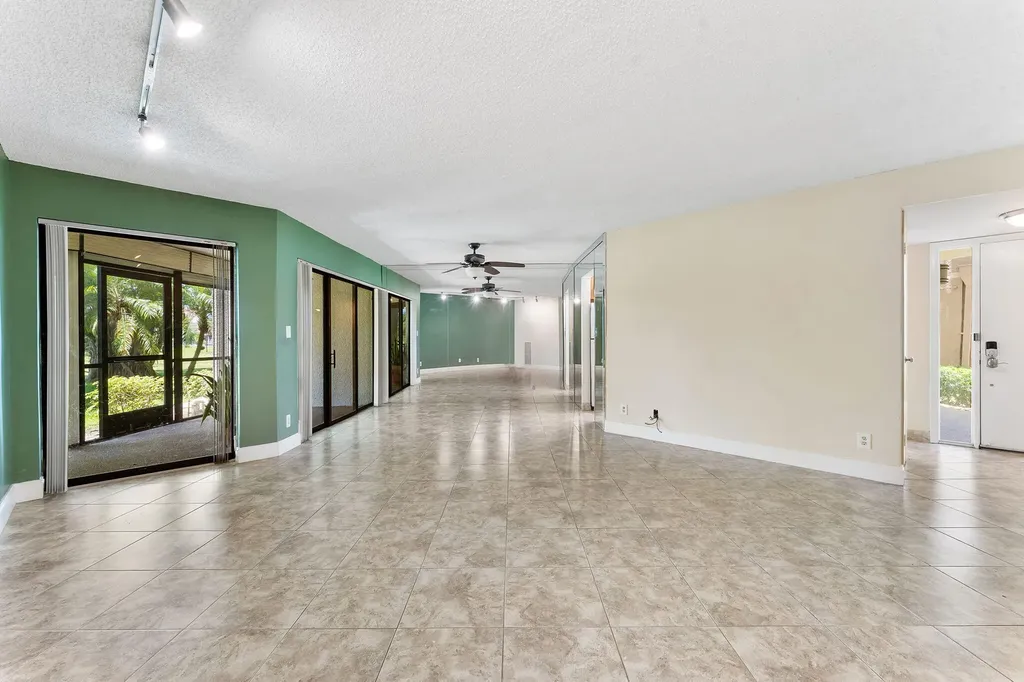 5800 Camino Del Sol Boca Raton FL 33433