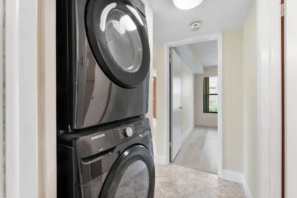 5800 Camino Del Sol Boca Raton FL 33433