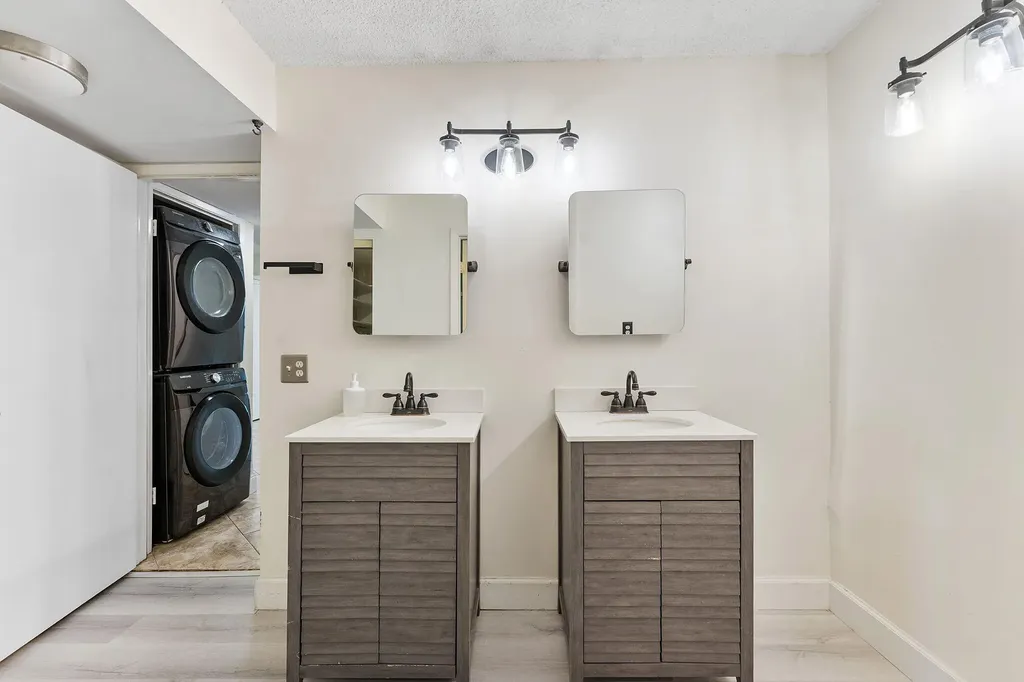 5800 Camino Del Sol Boca Raton FL 33433