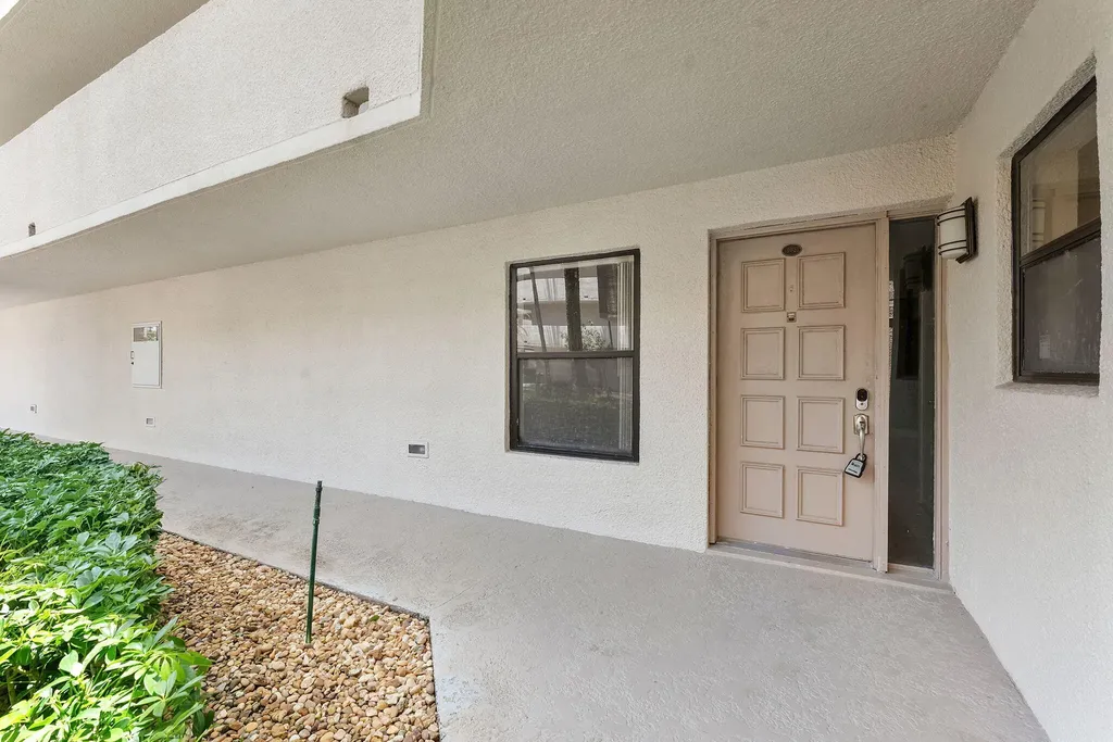 5800 Camino Del Sol Boca Raton FL 33433