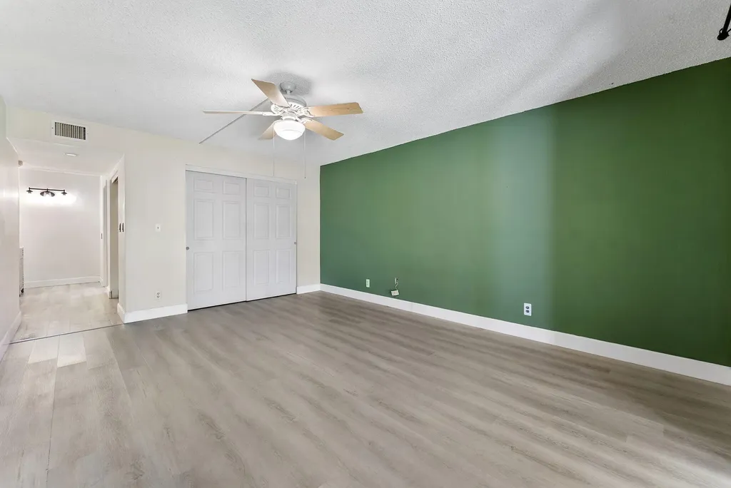 5800 Camino Del Sol Boca Raton FL 33433