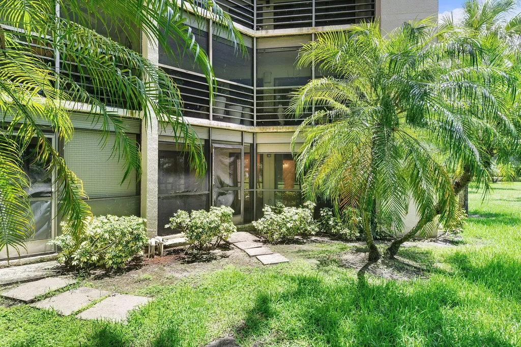 5800 Camino Del Sol Boca Raton FL 33433