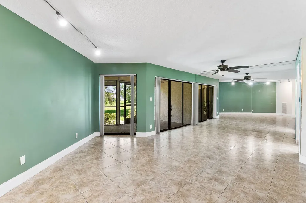 5800 Camino Del Sol Boca Raton FL 33433
