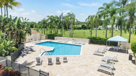 5800 Camino Del Sol Boca Raton FL 33433