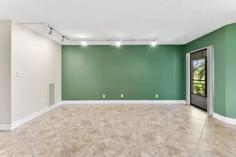 5800 Camino Del Sol Boca Raton FL 33433