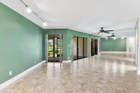 5800 Camino Del Sol Boca Raton FL 33433