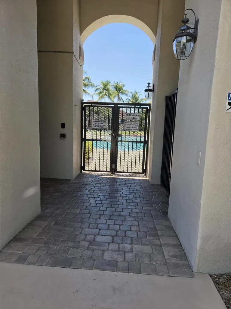10900 NW 12th Drive NW Plantation FL 33322