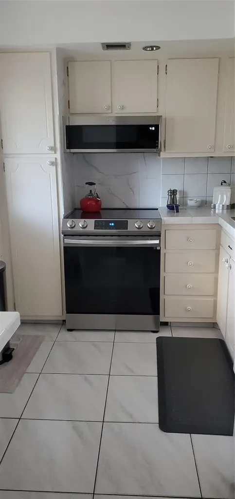 2671 S Course Drive Pompano Beach FL 33069