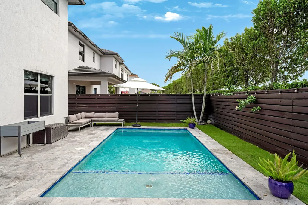 15451 NW 88th Avenue Miami Lakes FL 33018