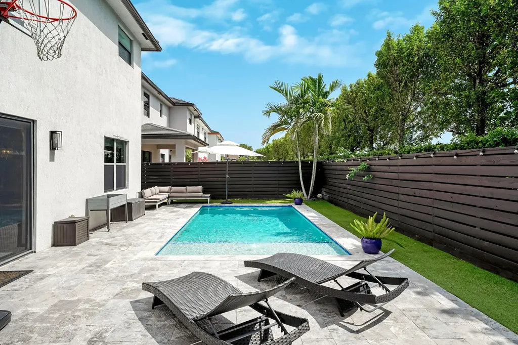 15451 NW 88th Avenue Miami Lakes FL 33018