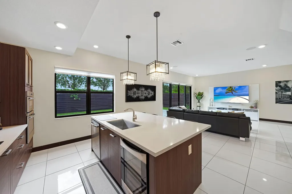 15451 NW 88th Avenue Miami Lakes FL 33018