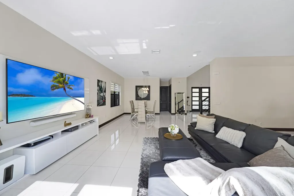 15451 NW 88th Avenue Miami Lakes FL 33018